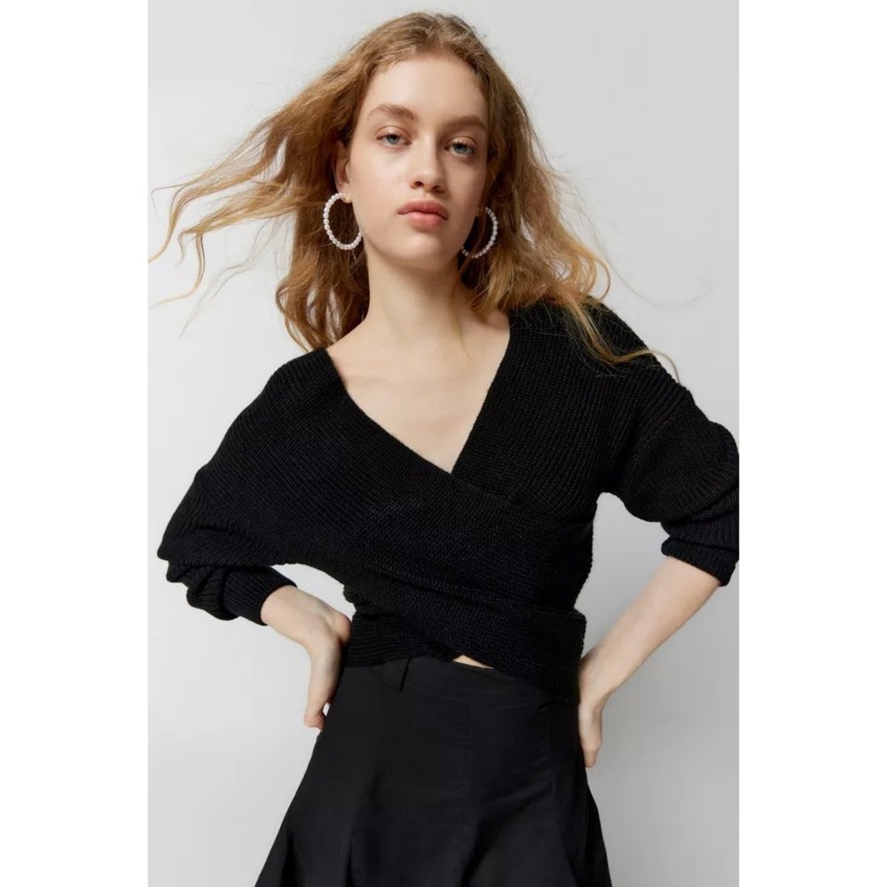 Kimchi Blue Urban Outfitters Black Wrap V-Neck Sweater Small OB1737445 NWT